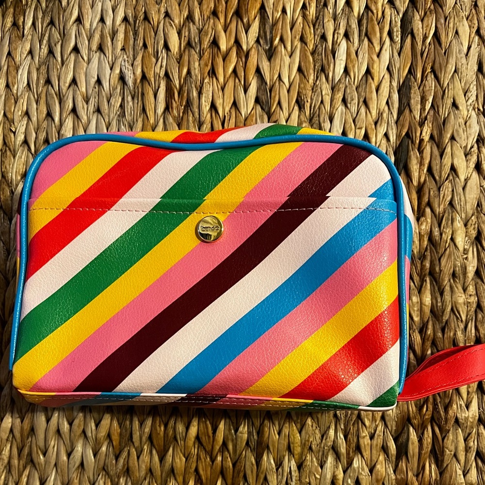 Ban.do Getaway toiletry bag: Rainbow Stripe